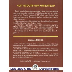 Huit scouts sur un bateau